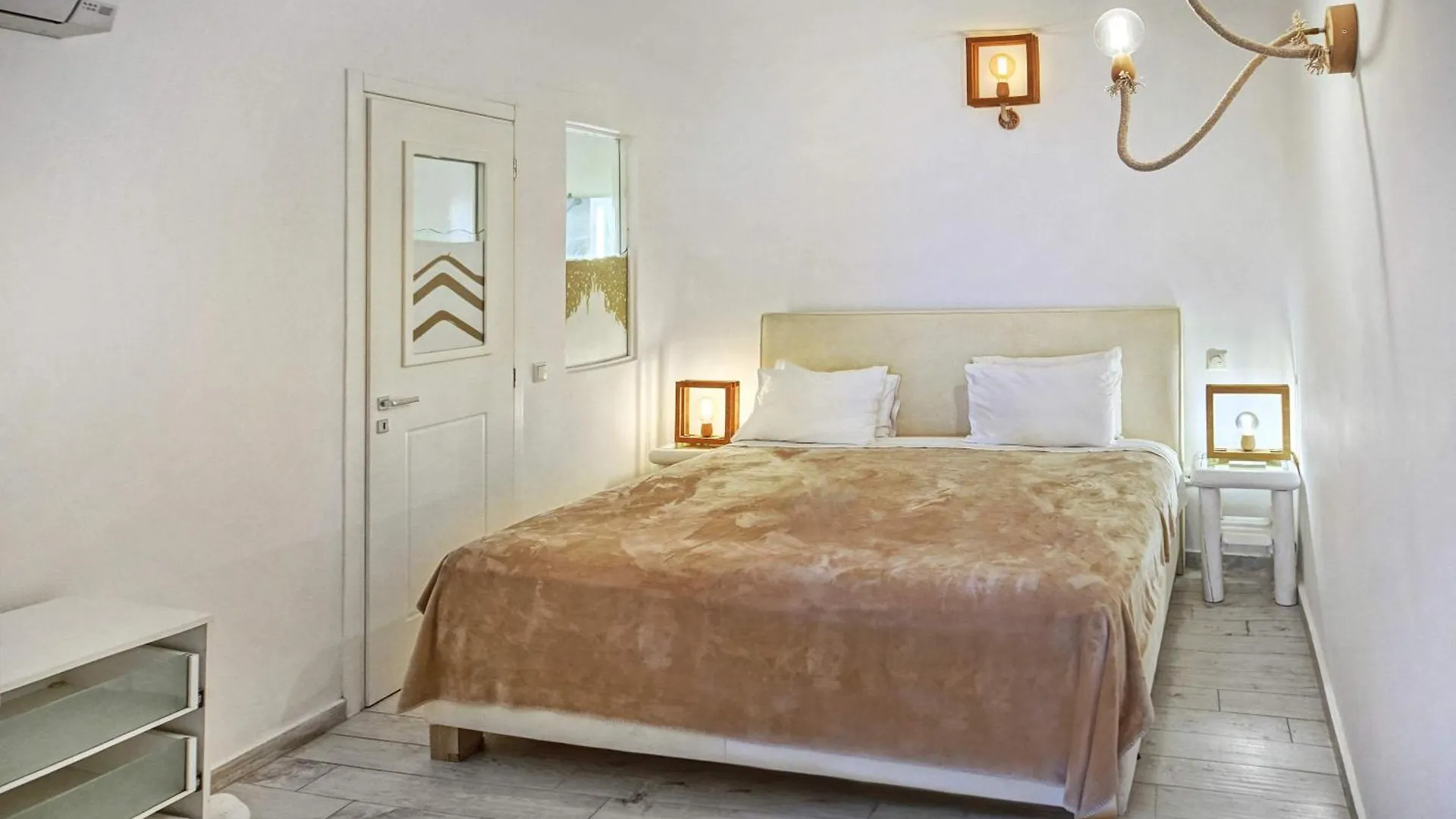 M11 - Mykos Villa - Luxury Oasis In Kastro Mykonos Town