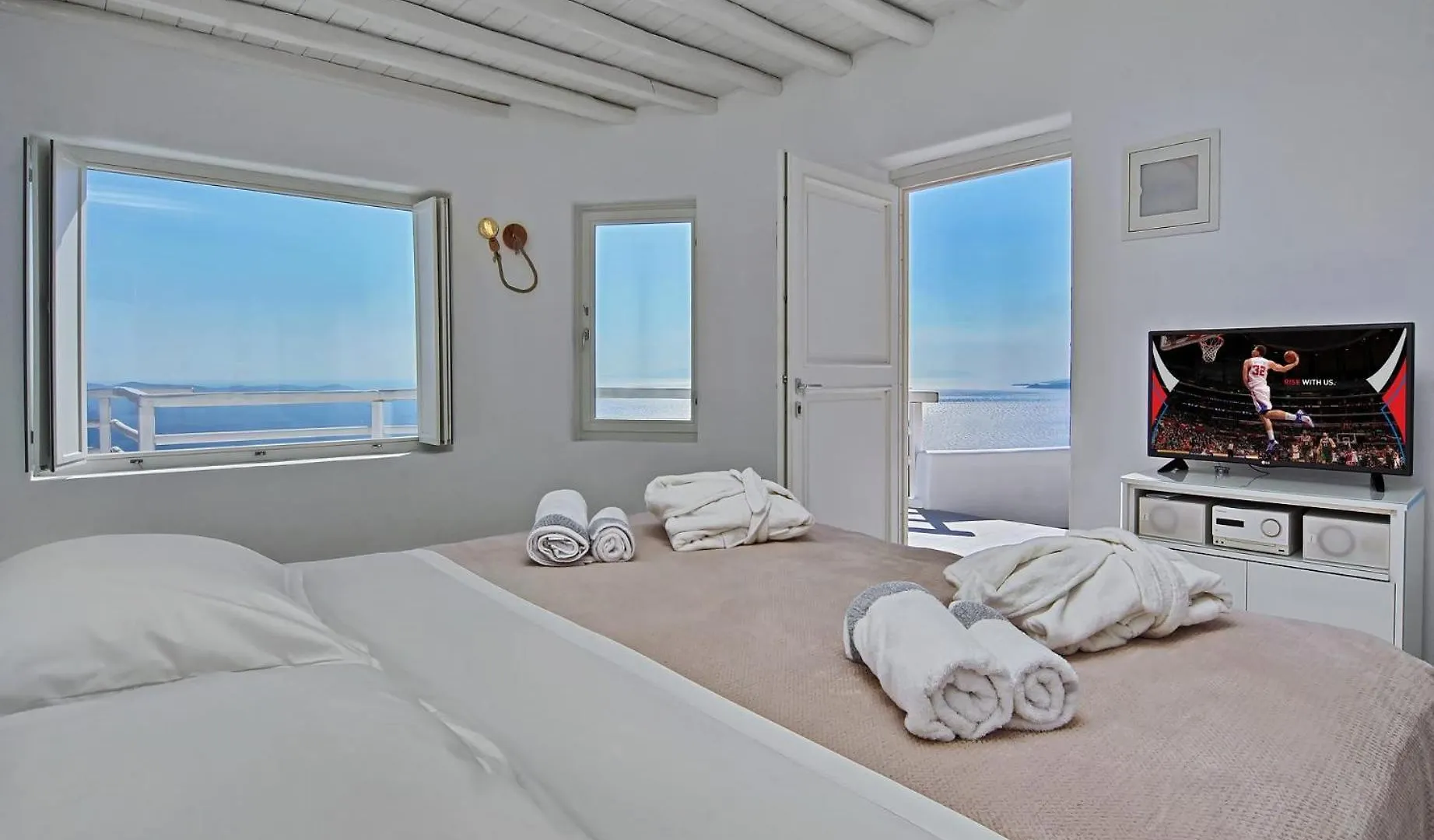 M11 - Mykos Villa - Luxury Oasis In Kastro Mykonos Town