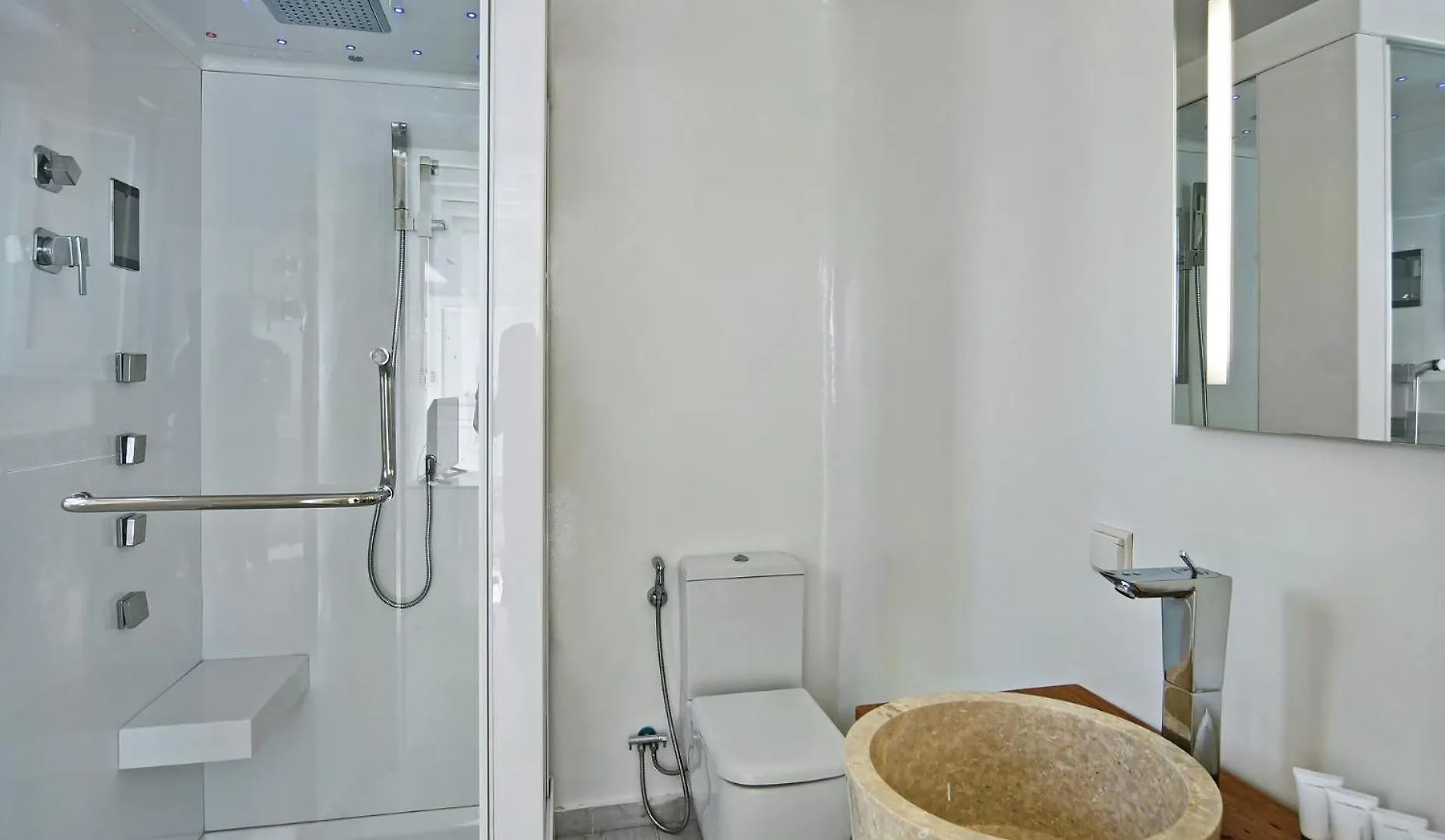 M11 - Mykos Villa - Luxury Oasis In Kastro Mykonos Town